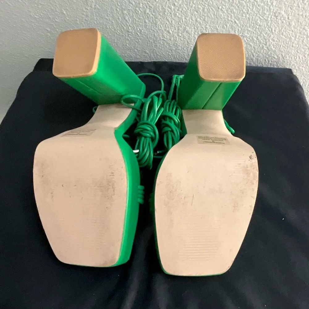 Steve Madden Emerald Green Strappy Heels - Picture 2 of 5